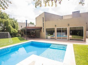 Casa · 220m² · 5 Ambientes · 4 Cocheras · Venta Casa Barrio Valle Claro Benavidez