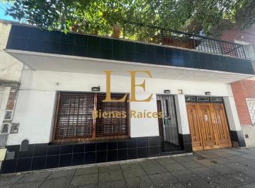 Casa · 240m² · 4 Ambientes · 1 Cochera · Venta Casa en Devoto