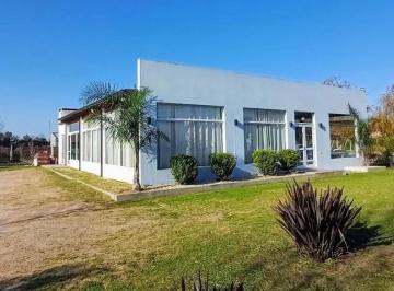 Quinta vacacional · 300m² · 5 Ambientes · Casa Quinta Luján Alquiler Temporario Disponible Todo El Año
