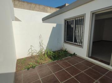 Casa · 60m² · 5 Ambientes · Se Vende Casa de Pasillo 2 Dorm. C/patio en Pb. Alberdi