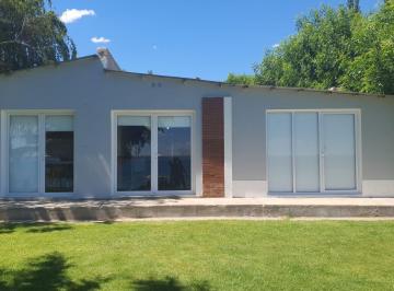 Casa · 130m² · 4 Ambientes · 1 Cochera · Venta Casa en B° Cerrado - Villa Lago Marimenuco
