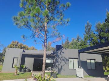 Casa · 153m² · 4 Ambientes · 2 Cocheras · Casa en Venta El Cardal 2, Los Cardales