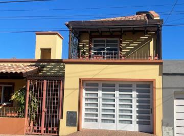 PH · 80m² · 2 Ambientes · 1 Cochera · PH en Alquiler en Pergamino