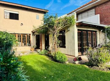 Casa · 120m² · 3 Ambientes · Casa en Vergara 1900 de Tres Ambientes con Quincho - Apta Credito