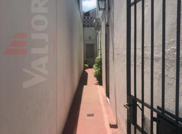 Casa · 31m² · 2 Ambientes · Casa en Lote Propio de 2 Ambientes con Patio