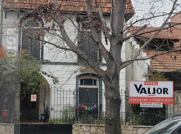 Terreno · 221m² · Excelente Lote/terreno en Venta a m de Av Triunvirato