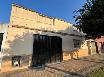 PH · 60m² · 4 Ambientes · 1 Cochera · PH Cuatro Ambientes con Terraza a La Venta en Wilde