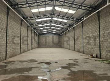 Bodega-Galpón · 400m² · Galpón de 400 m Cuadrados en Alquiler en El Centro de Canning