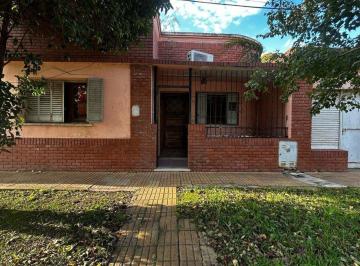 Casa · 141m² · 5 Ambientes · Casa en Venta en Pergamino a Refaccionar con Patio