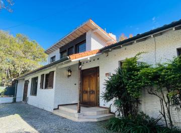 Casa · 360m² · 8 Ambientes · 3 Cocheras · Casa en Alquiler en Acassuso Libert./solis