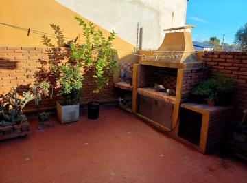 Departamento · 70m² · 3 Ambientes · 1 Cochera · PH 3 Ambientes en Ezpeleta