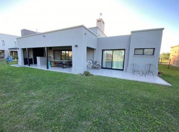 Casa de 5 ambientes, Escobar · Excelente, Cómoda y Práctica Casa en 1 Planta en Venta en Barrio San Matias