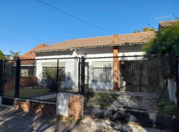 Casa de 4 ambientes, Esteban Echeverría · Chalet en Alquiler en Monte Grande