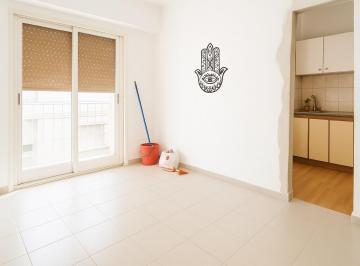 Departamento · 47m² · 3 Ambientes · 1 Cochera · Departamento en Monte Castro