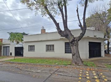1 · Venta Casa 3 Ambientes Más Local en Villa Adelina