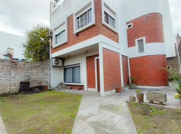 PH · 93m² · 4 Ambientes · PH en Venta - Caseros