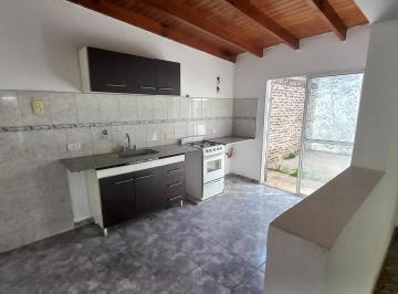 PH · 80m² · 4 Ambientes · PH en Alquiler en La Plata. Dos Dorm.