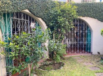 Casa · 225m² · 5 Ambientes · Venta Casa 5 Amb Dependencia Terraza Patio Jardin Parrilla en Floresta Norte