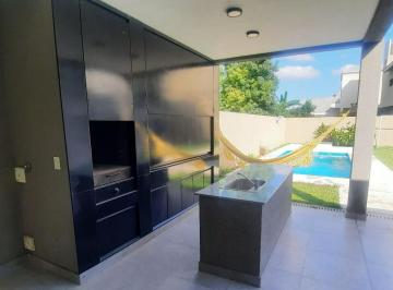Casa · 176m² · 5 Ambientes · 2 Cocheras · Venta Casa 5 Ambientes Cochera Parque Pileta en Vicente Casares