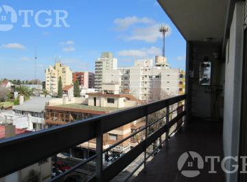 Departamento · 72m² · 3 Ambientes · 1 Cochera · "Venta: Departamento 3 Ambientes con Balcón y Cochera en Zona Estratégica de Villa Ballester"