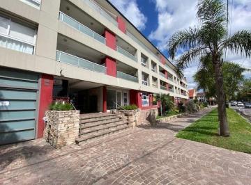 Departamento de 2 ambientes, Lomas de Zamora · 2 Amb Pb con Cochera - Muy Lindo Complejo