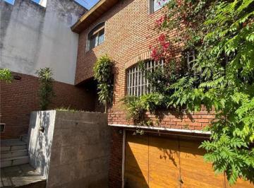 Casa · 210m² · 4 Ambientes · 2 Cocheras · Casas - Casa - Villa Devoto, Capital Federal