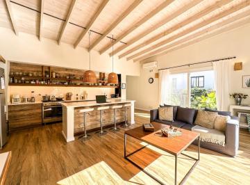 Casa · 250m² · 5 Ambientes · 2 Cocheras · Casa en Estancias del Pilar