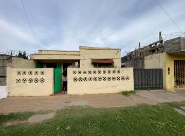 Frente · Casa Sobre Av Segui