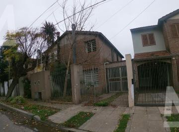 Casa · 5 Ambientes · 1 Cochera · Duplex en City Bell