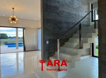 Casa de 7 ambientes, Plottier · Casa en Venta Barrio Privado Canales de Plottier