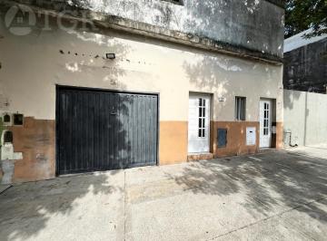 PH · 131m² · 4 Ambientes · 1 Cochera · Venta PH 4 Ambientes en Monte Castro con Terraza y Patio
