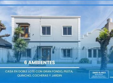Casa · 203m² · 6 Ambientes · 3 Cocheras · Casa, Burzaco, Centro, Estacion, Pileta, Parque, Fondo, Quincho, Cochera