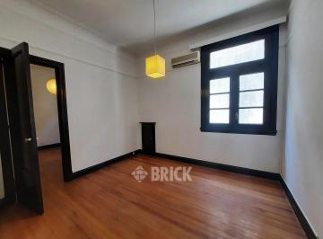 Departamento · 52m² · 3 Ambientes · Santiago del Estero Al 100 - Contrafrente 52 m² Impecable