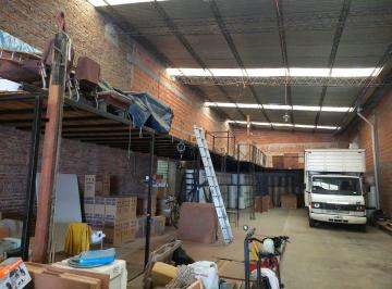 Local comercial · 400m² · Galpon, Deposito, Garage, Guarderia, Lomas de Zamora, Av