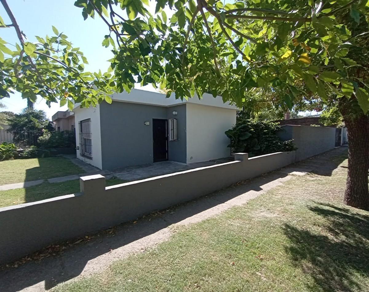 Casa 3 amb, 64m² con amplio parque y cochera — Tierra del Fuego