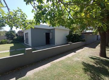 Casa · 64m² · 3 Ambientes · 2 Cocheras · Venta Casa de 3 Ambientes Parque y Cochera - Apto Credito