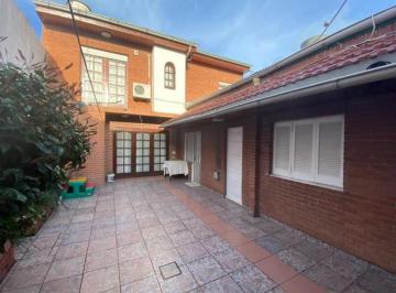 Casa · 125m² · 4 Ambientes · Chalet Multifuncional con Dependencia y Local Al Frente - Excelente Ubicacion