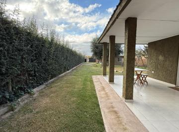 Casa · 140m² · 8 Ambientes · 4 Cocheras · Venta | Vistalba | Complejo de Cabañas Completamente Equipadas