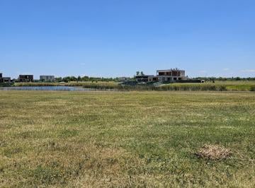 Terreno · 1054m² · Terreno Al Agua en Venta en Puertos del Lago (Amarras)