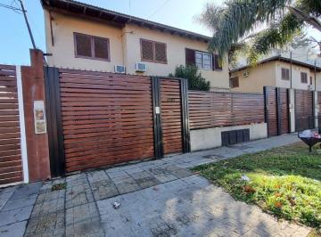 Casa · 80m² · 4 Ambientes · 1 Cochera · Excelente y Moderno Duplex en Munro