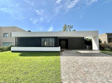Casa · 200m² · 4 Ambientes · 2 Cocheras · Casa de 4 Ambientes en Venta en La Reserva Cardales