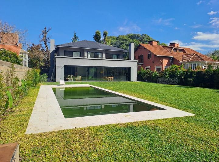 Casa · 350m² · 5 Ambientes · 2 Cocheras