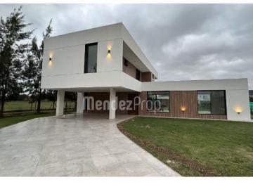 Casa · 173m² · 4 Ambientes · Casa a Estrenar en Alquiler en Barrio El Rebenque