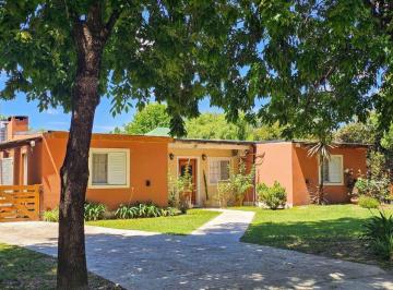 Casa · 99m² · 4 Ambientes · 2 Cocheras · Casa 4 Ambientes Jardin Piscina