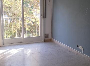 Departamento de 2 ambientes, La Matanza · Departamento de 2 Amb, Al Frente, en El Centro de Ramos Mejia.