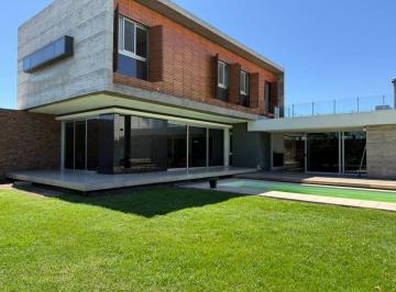 Casa de 4 ambientes, Guaymallén · ¡Vendemos Magnifica Propiedad! Country Mendoza Rugby Club. Guaymallen