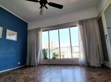Departamento · 83m² · 4 Ambientes · Venta Comodo Departamento 4 Ambientes Balcon Lavadero Caballito