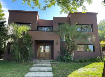 Casa · 185m² · 5 Ambientes · 2 Cocheras · Casa Chalet en Alquiler en Santa Clara, Villanueva, Tigre
