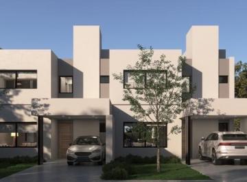 Casa · 114m² · 5 Ambientes · Casa Duplex en Venta Cantegril 3 Dorm.