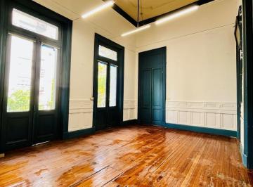 Oficina comercial · 250m² · Oficina en Alquiler en Monserrat, Capital Federal, Buenos Aires